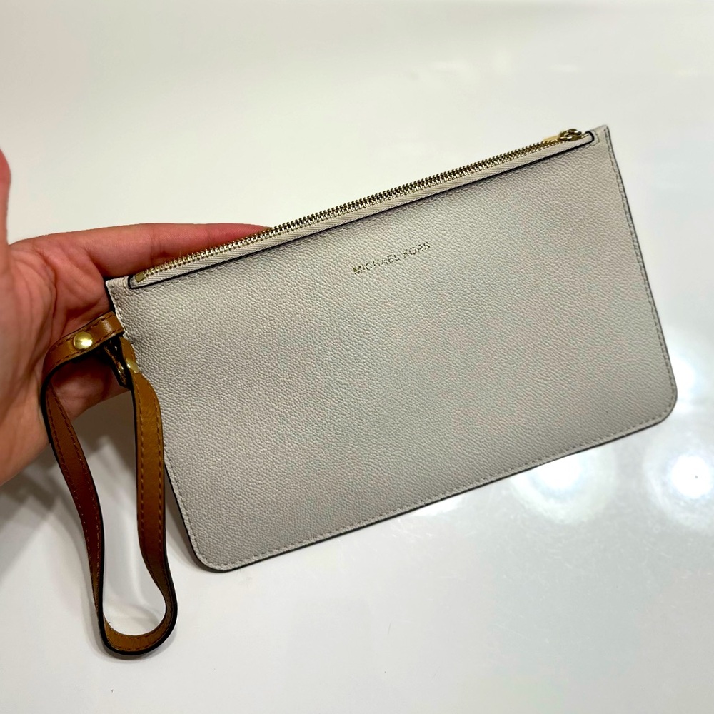 Michael Kors Jet Set Wristlet